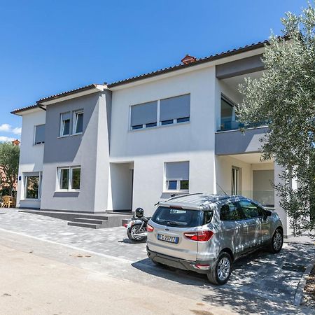 Apartman Suzi Pula Exterior foto